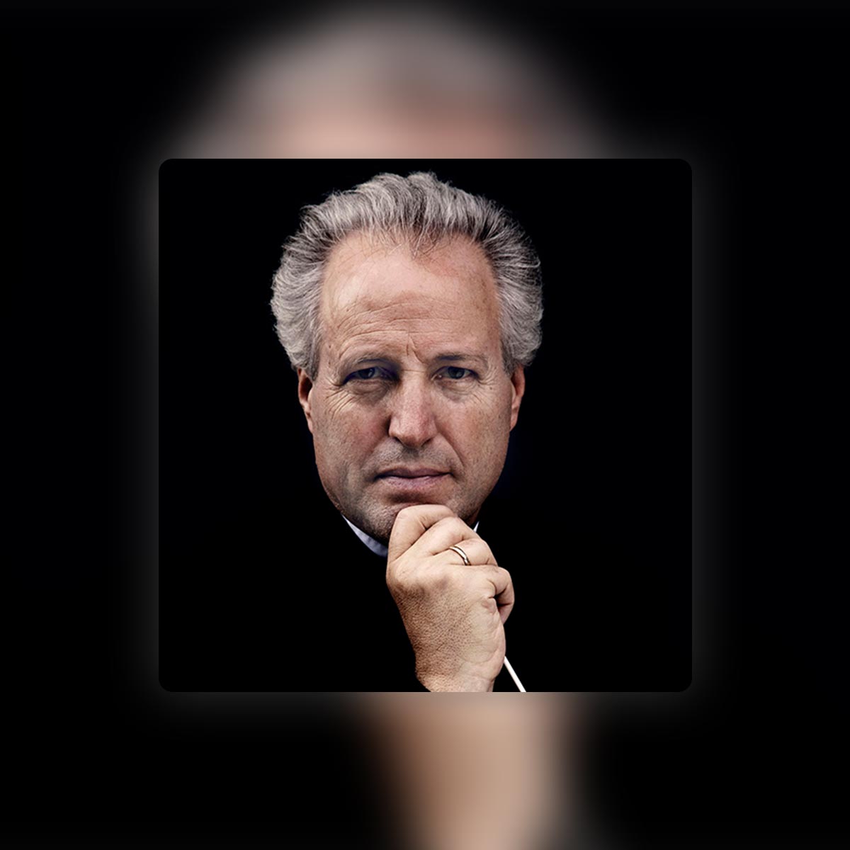 Honeck Conducts Mozart’s Requiem