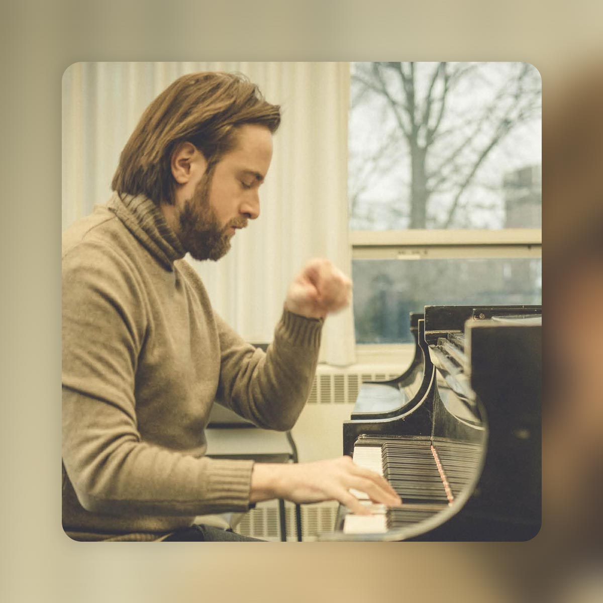 Xian Conducts Saint-Saëns Featuring Daniil Trifonov